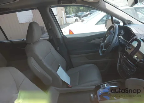 2022 Honda Pilot 2Wd Touring 8 Passenger z USA, uszkodzony, nr VIN 5FNYF5H96NB004676